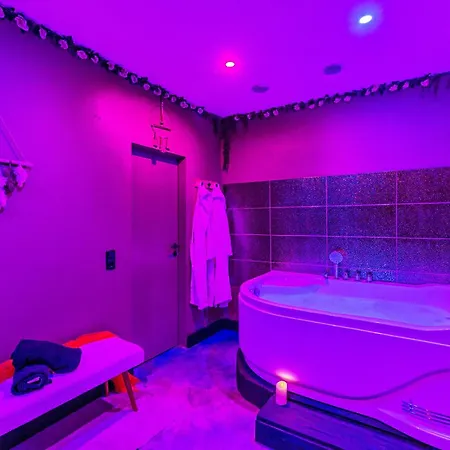 Wellness Mit Whirpool, Sauna Apartman *